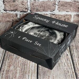 Eaton Spooky House Halloween Plates Set of 4 NIB Spiders Web Skeleton Ghost